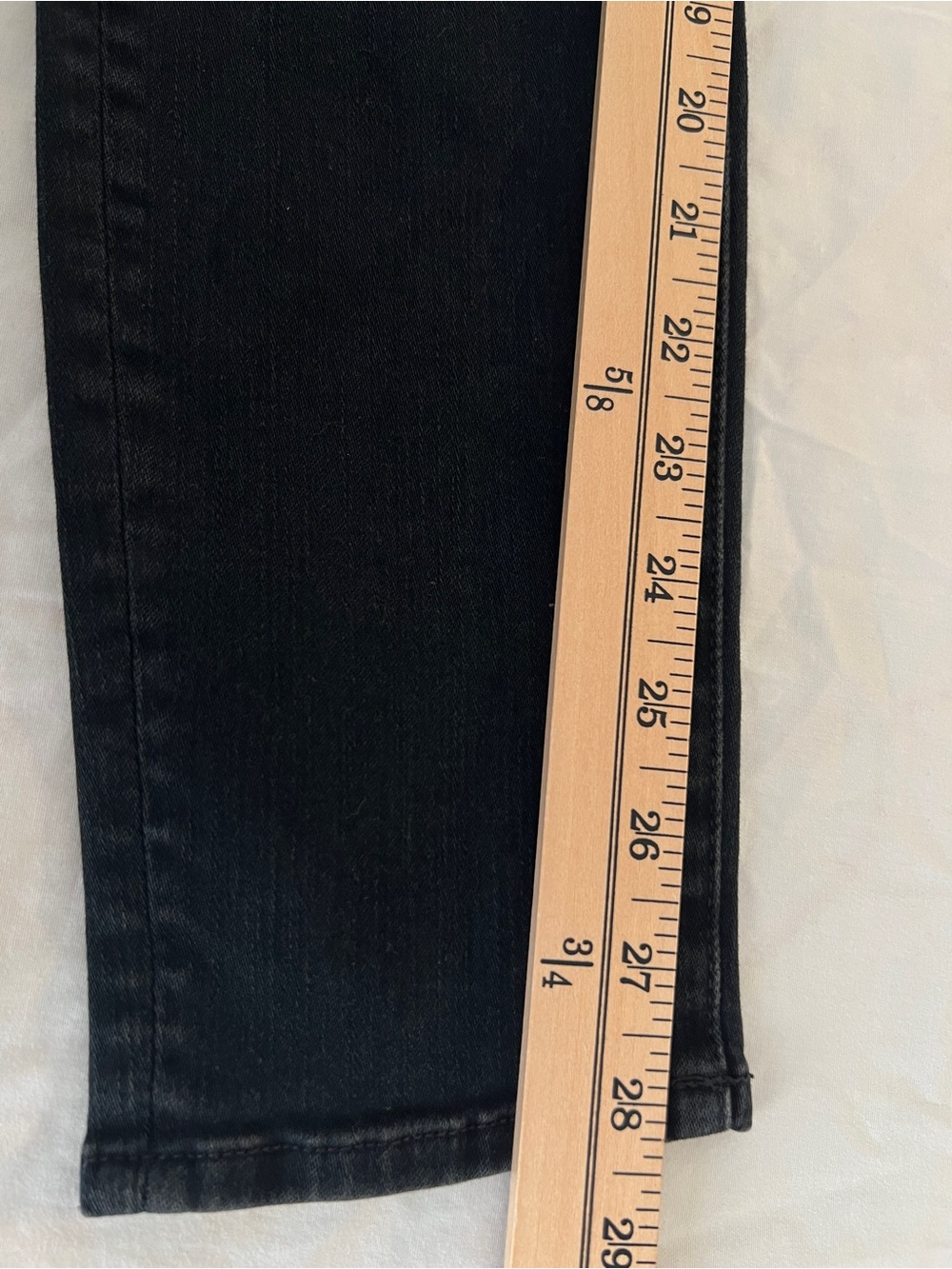 Mother High Waisted Looker Jean In Blackbird Size 26 - Picture 11 of 11